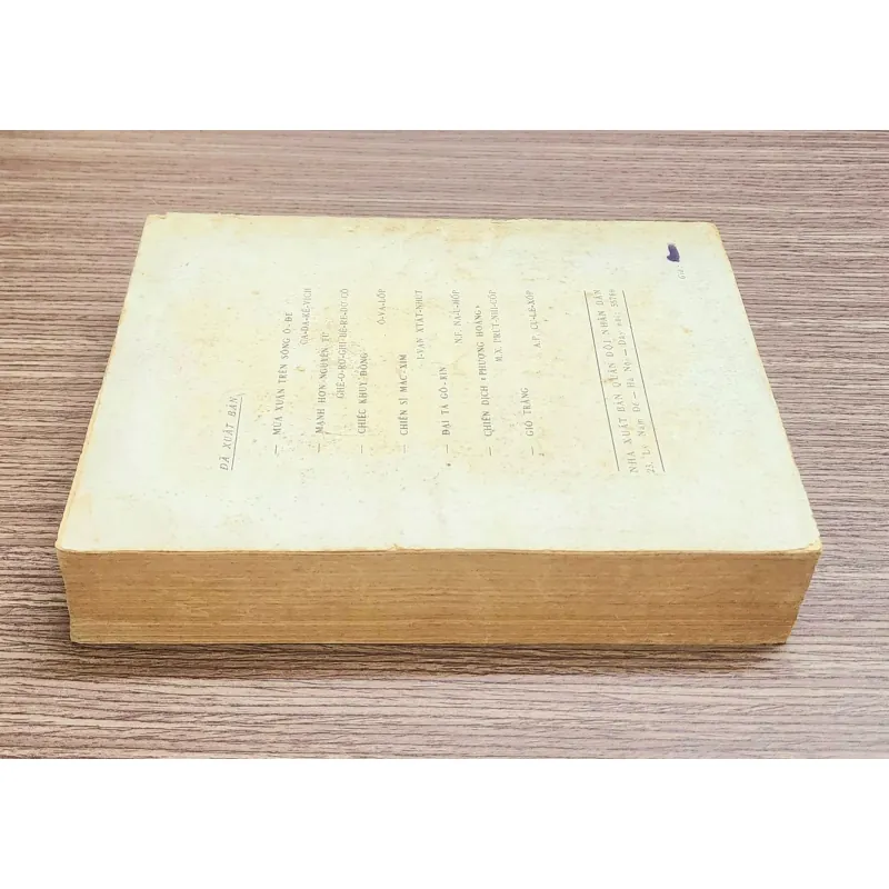 Tiểu thuyết Nga: THÀNH PHỐ HÒA BÌNH (702 trang) 763113