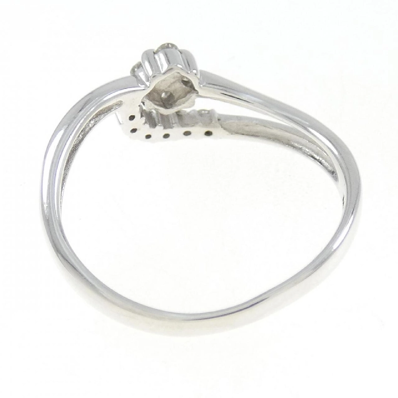 Nhẫn kim cương hoa K18WG 0.15CT 673520