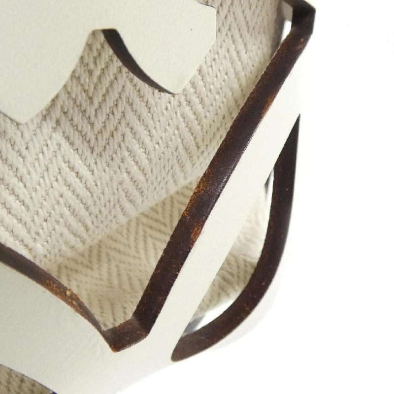 Túi đeo vai Loewe Anagram Cut Out Pocket C922Y62X07 611063