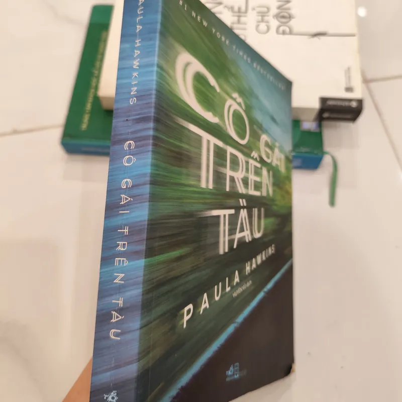 Cô gái trên tàu 574284