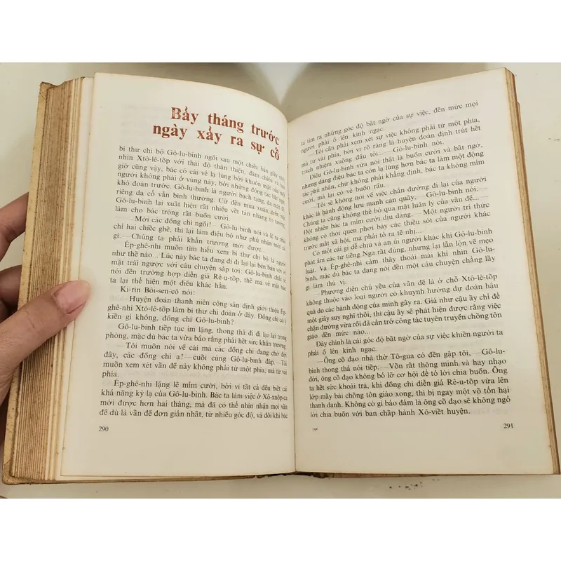 CÂU CHUYỆN VỀ ANH LÀ THẾ - nhà văn Nga Vil Lipatov 713097