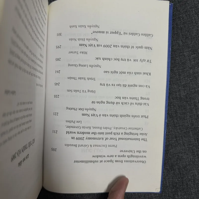 Sách 400 năm thiên văn học & Galileo Galilei, 150 năm thuyết tiến hoá & Charles Darwin 739107