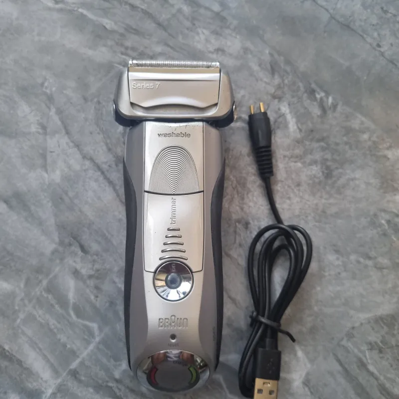Máy cạo râu Braun sirees 7 790983