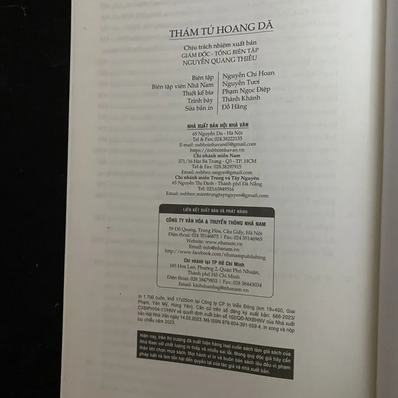 Thám tử hoang dã-Roberto Bolaño.   1030599