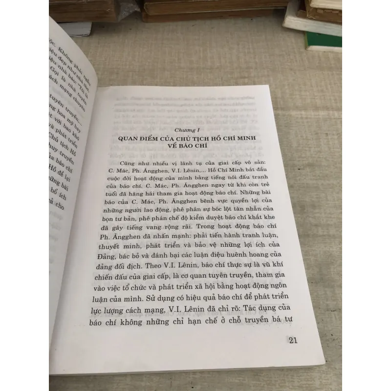 Báo chí Hồ Chí Minh chuyên luận và tuyển chọn 1009810