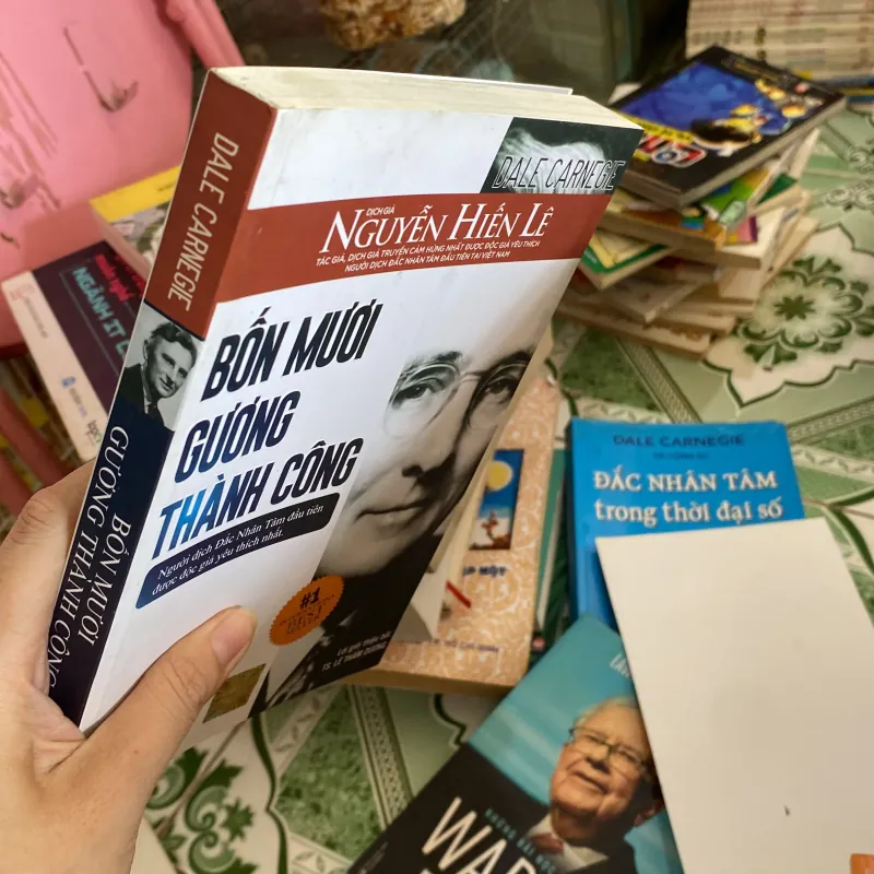 Bốn mươi gương thành công  800515