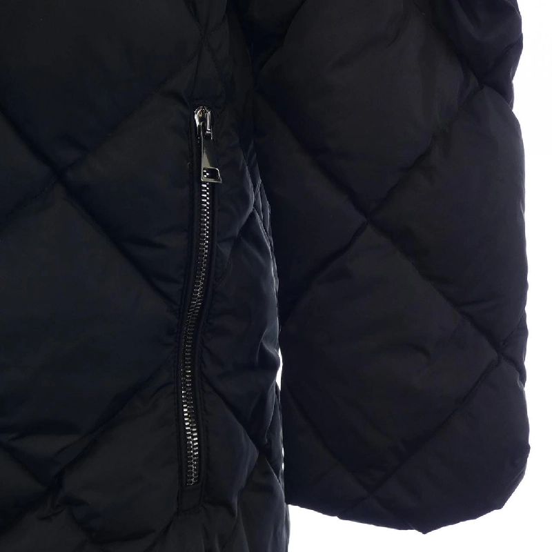 Áo khoác lông vũ MONCLER 635150