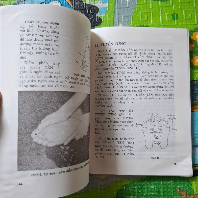 Bấm huyệt nơi bàn chân 1027667