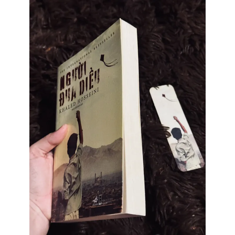 Người đua diều + bookmark 997883