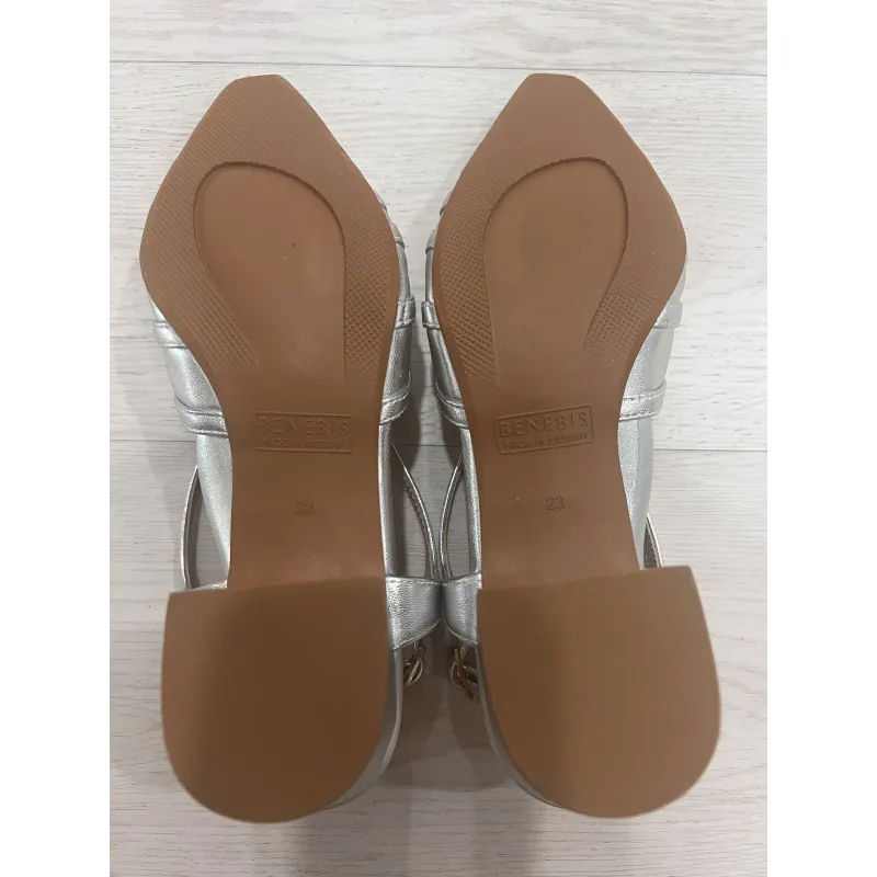 BENEBIS Giày Nữ Màu Bạc Size 23cm Gót Cao 5cm Như Mới 990081