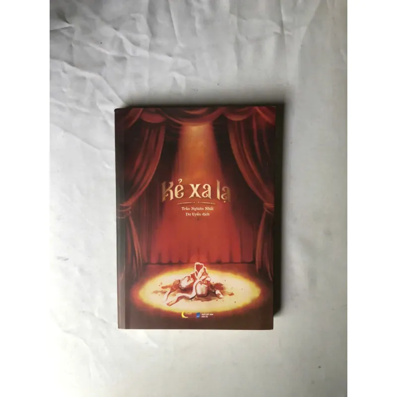 Sách đã qua sử dụng Kẻ Xa Lạ - Trần Nghiên Nhất 999012