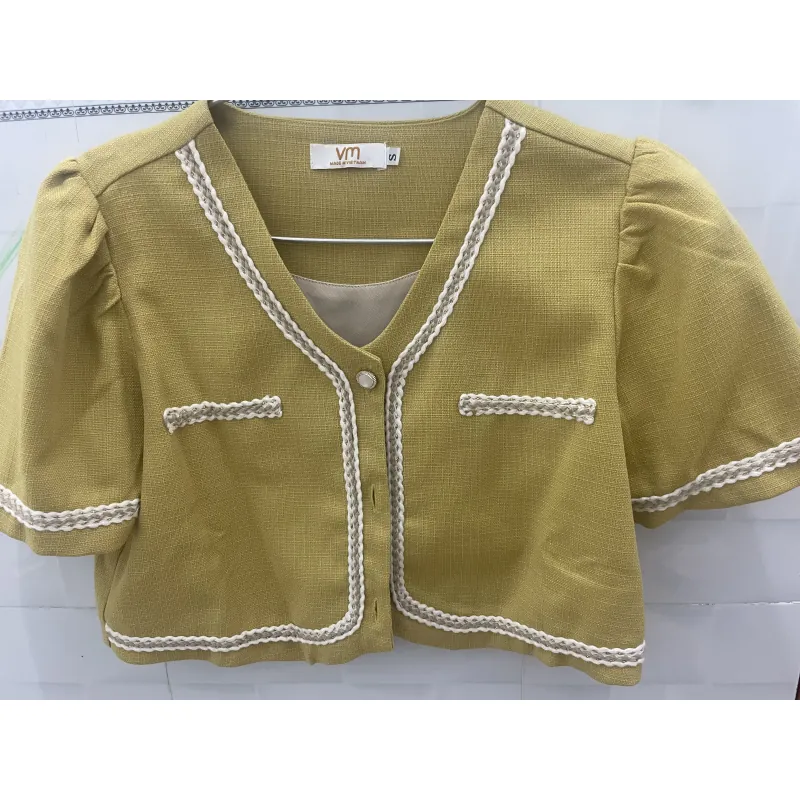 •	Set váy áo vàng cốm viền trắng – đã mặc ít, còn đẹp 	•	 785348