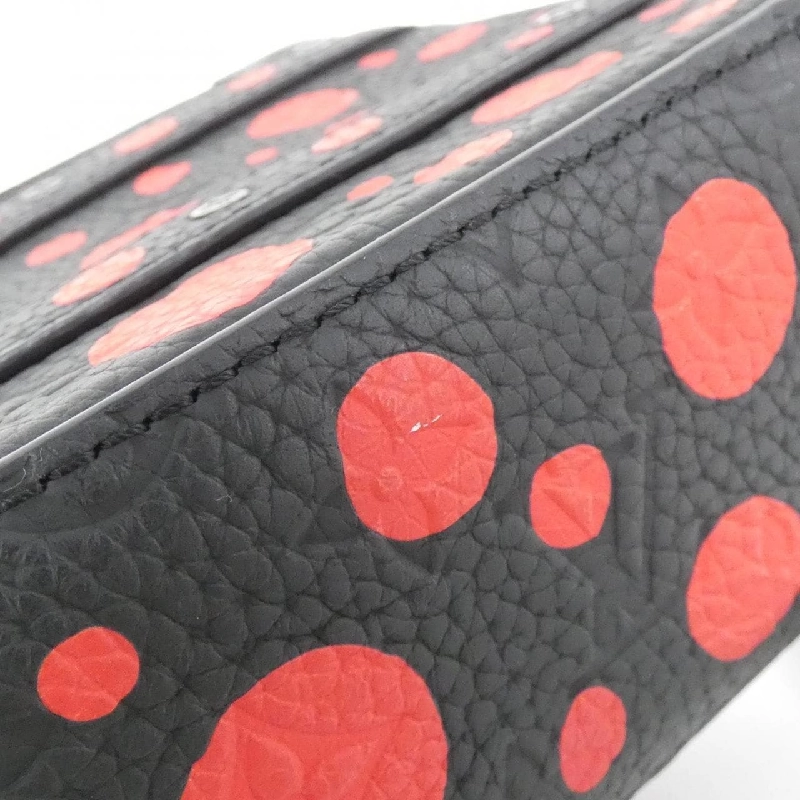 Túi xách mềm tay cầm Monogram Trianon (LV X YK) của Louis Vuitton M21677 613122