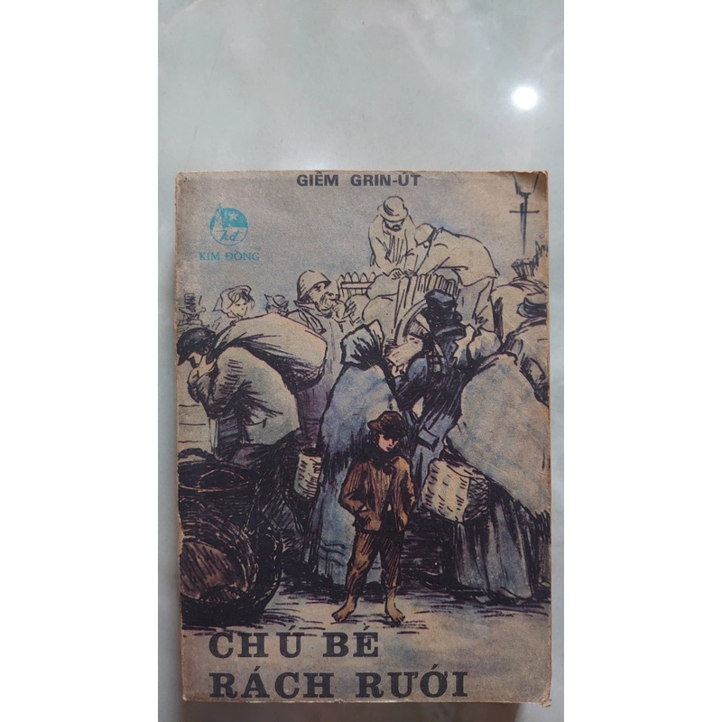 CHÚ BÉ RÁCH RƯỚI.
Tác giả: Giêm Grin-Út.
NXB: Kim Đồng 1985 314557