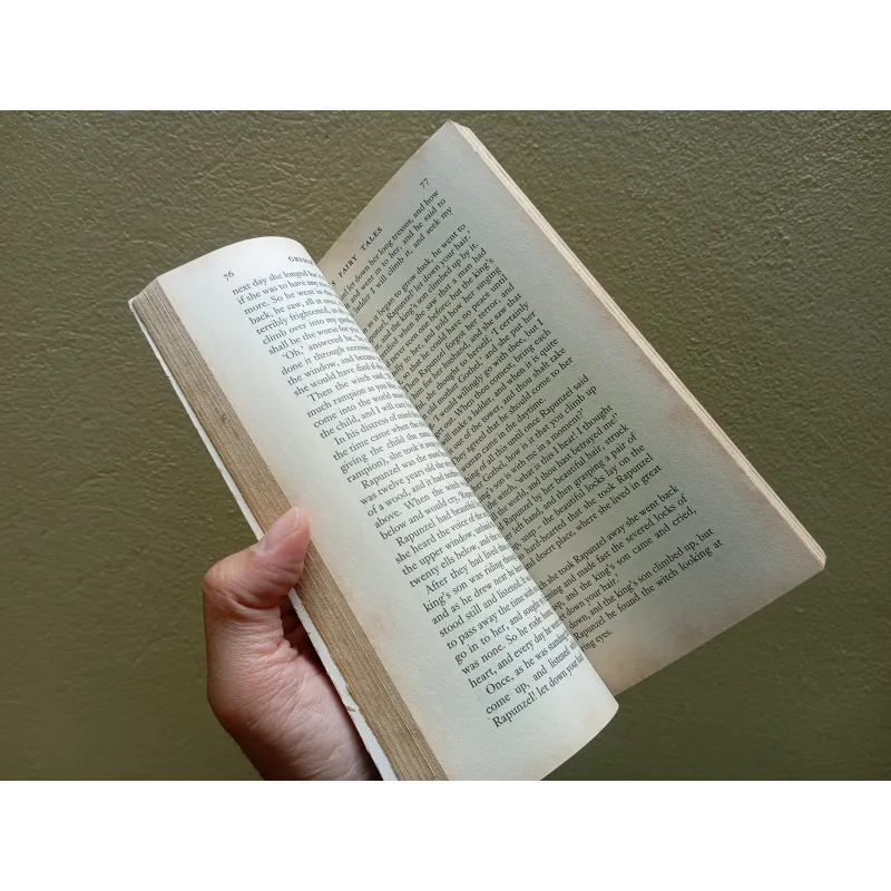 Grimm's fairy tales  757993