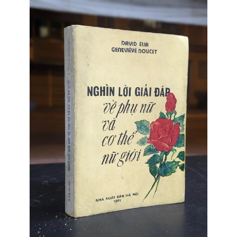 Nghìn lời giải đáp về phụ nữ và cơ thể nữ giới - David Elia & Genevieve Doucet 400944