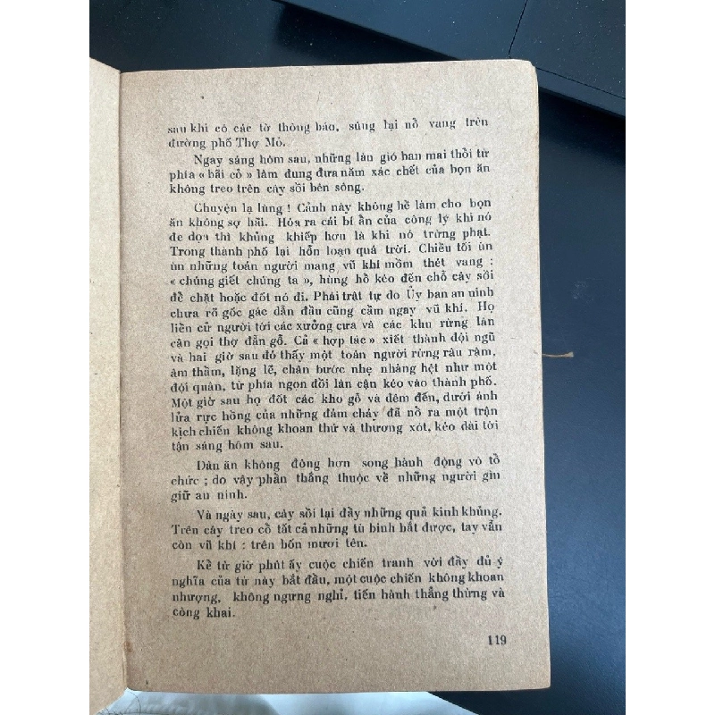 Trên bờ biển sáng - H. Sienkievich 552124