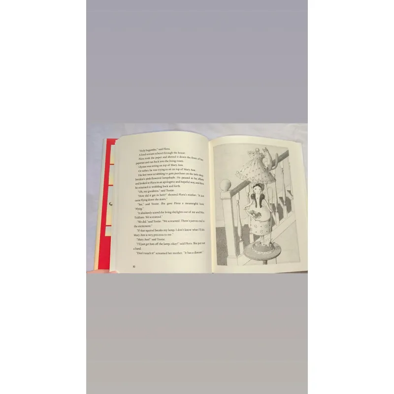 Flora And Ulysses: The Illuminated Adventures (bìa cứng) 747907