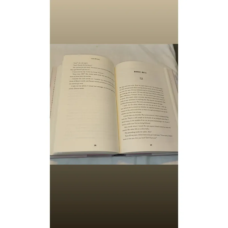 This Train Is Being Held – Ismée Williams (bìa cứng) 735605