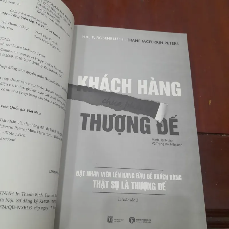 KHÁCH HÀNG chưa phải là THƯỢNG ĐẾ (đặt nhân viên lên hàng đầu trước) 600987
