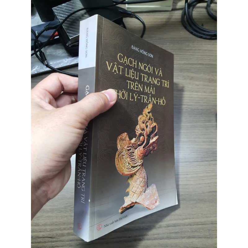 Gạch ngói và vật liệu trang trí trên mái thời Lý - Trần - Hồ 501804