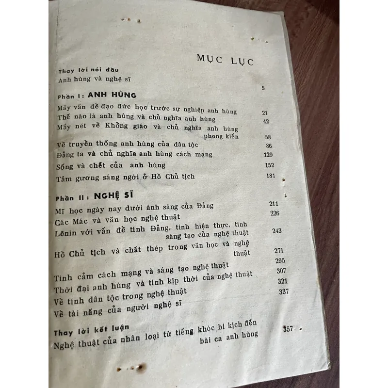 Vũ Khiêu- anh hùng và nghệ sĩ - 1972 - sách đóng bìa xưa  594333