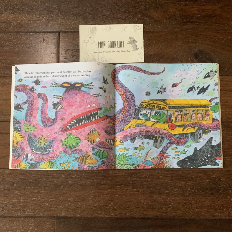 Set 2 cuốn sách ngoại văn Black Lagoon, Used, Bìa mềm, minh họa đẹp, printed 1995 492661