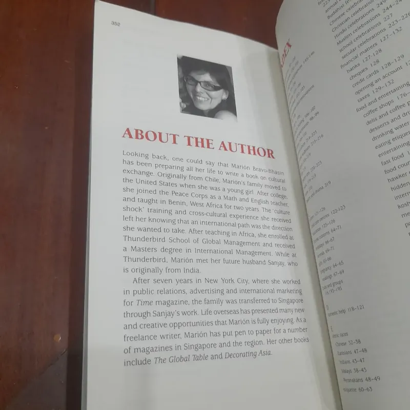 CultureShock! SINGAPORE, a survival guide to customs and Etiquette 569981