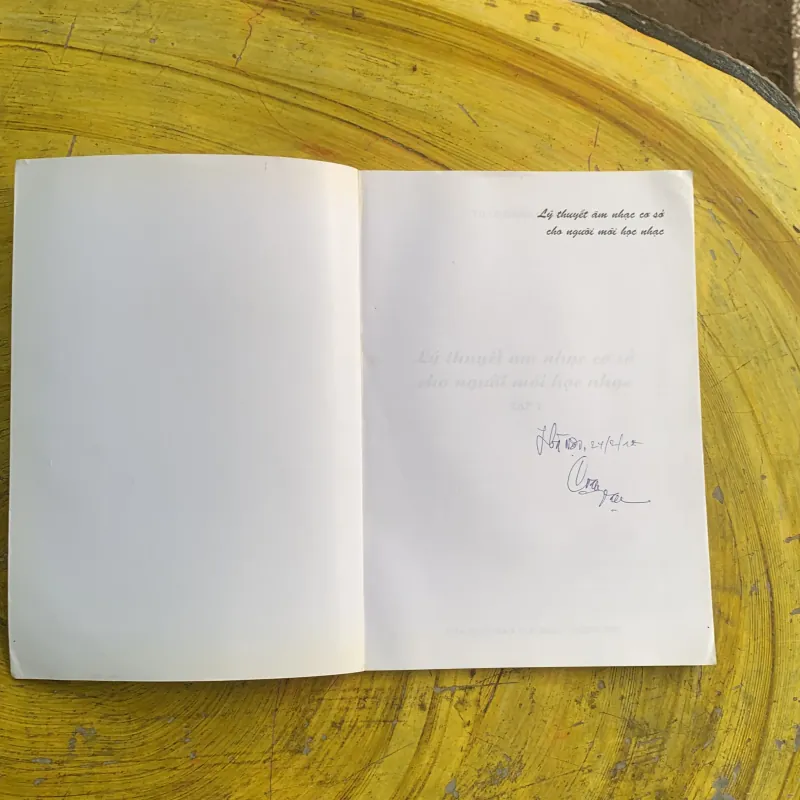 COMBO PHƯƠNG PHÁP HỌC GHI-TA & LÝ THUYẾT ÂM NHẠC CƠ SỞ CHO NGƯỜI MỚI HỌC NHẠC 991333