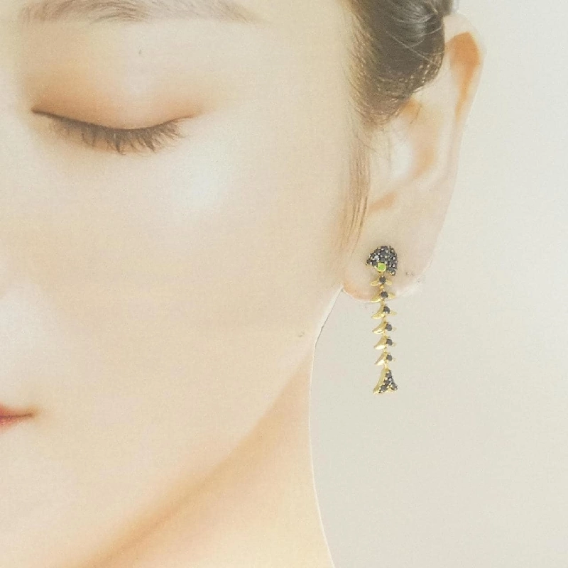 K18YG/K18BG Ngọc garnet xanh Bông tai 0.02CT - Hàng hiệu Chính hãng 866237