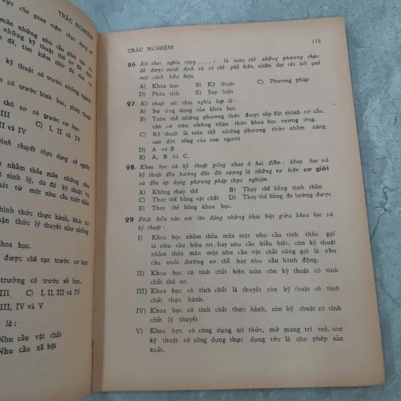 QUỐC VĂN GIẢN YẾU 11 ABCD - TRẦN THẾ XƯƠNG 786850