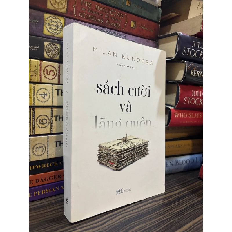 Sách cười và lãng quên - Milan Kundera 377609