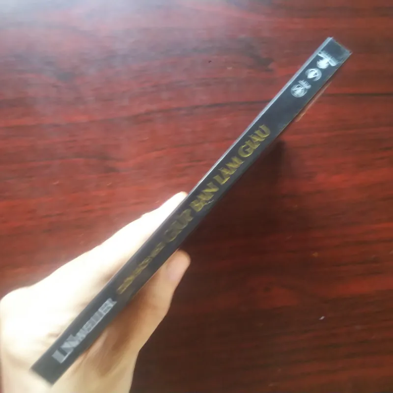 Cuốn Sách Nhỏ Giúp Bạn Làm Giàu - Louis Navellier [Sách Kinh Doanh] 1026577