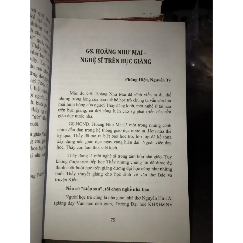 Giáo sư - Nhà giáo nhân dân Hoàng Như Mai với đồng nghiệp và môn sinh 762518