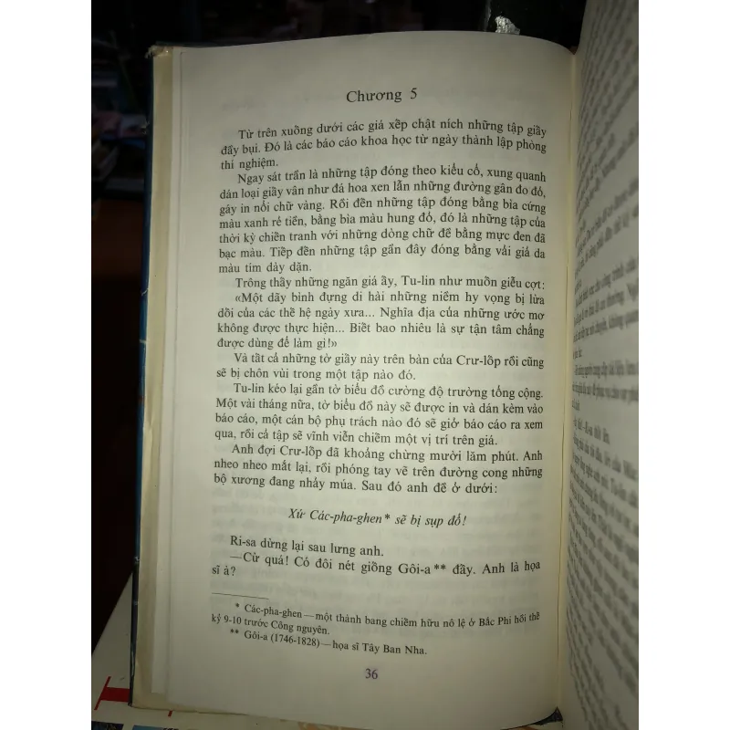 Xông vào dông bão - Đa-ni-in Gra-nin 799884