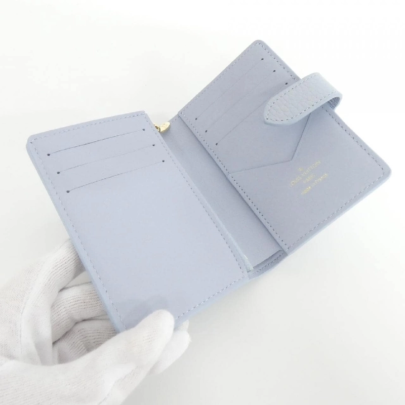 Ví compact LV Vertikal Louis Vuitton M83572 621628