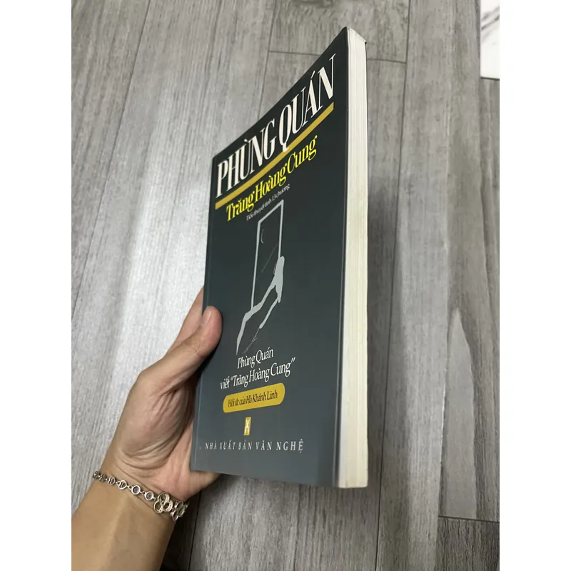 Trăng hoàng cung- Phùng Quán. 6a4 737113