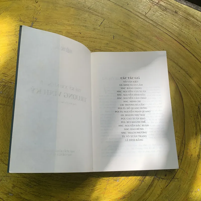 THẾ KỶ XXI NHÌN VỀ TRƯƠNG VĨNH KÝ - xuất bản 2015 739528