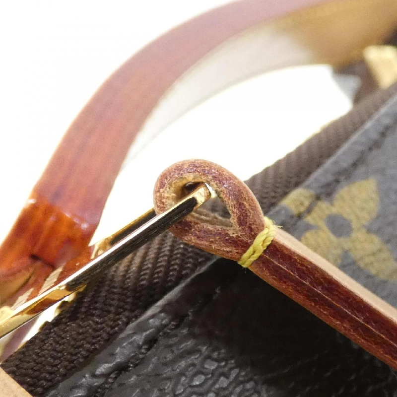 Túi xách vai Louis Vuitton Monogram Shuri PM M40586 611956