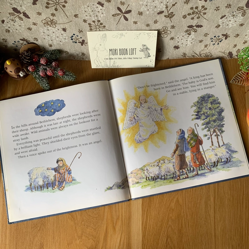 Sách tranh tiếng anh The First Christmas, Used, Bìa cứng 463592