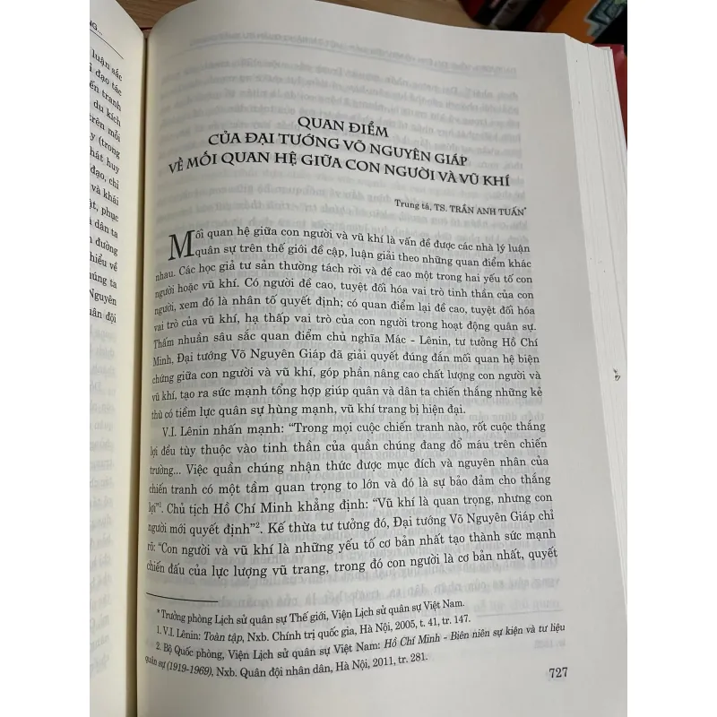 Đại tướng tổng tư lệnh Võ Nguyên Giáp - Bìa cứng mới đẹp 763749