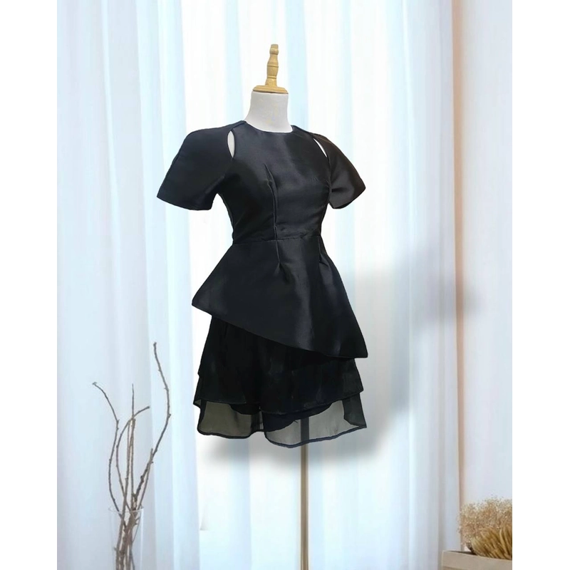 [New] Áo peplum CLAYMORE sang chảnh lệch tà size S 369266