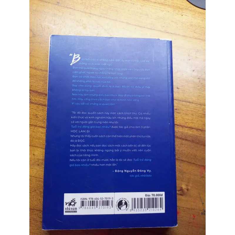 Sách Tiểu thuyết Tuổi trẻ đáng giá bao nhiêu? Rosie Nguyễn 783219