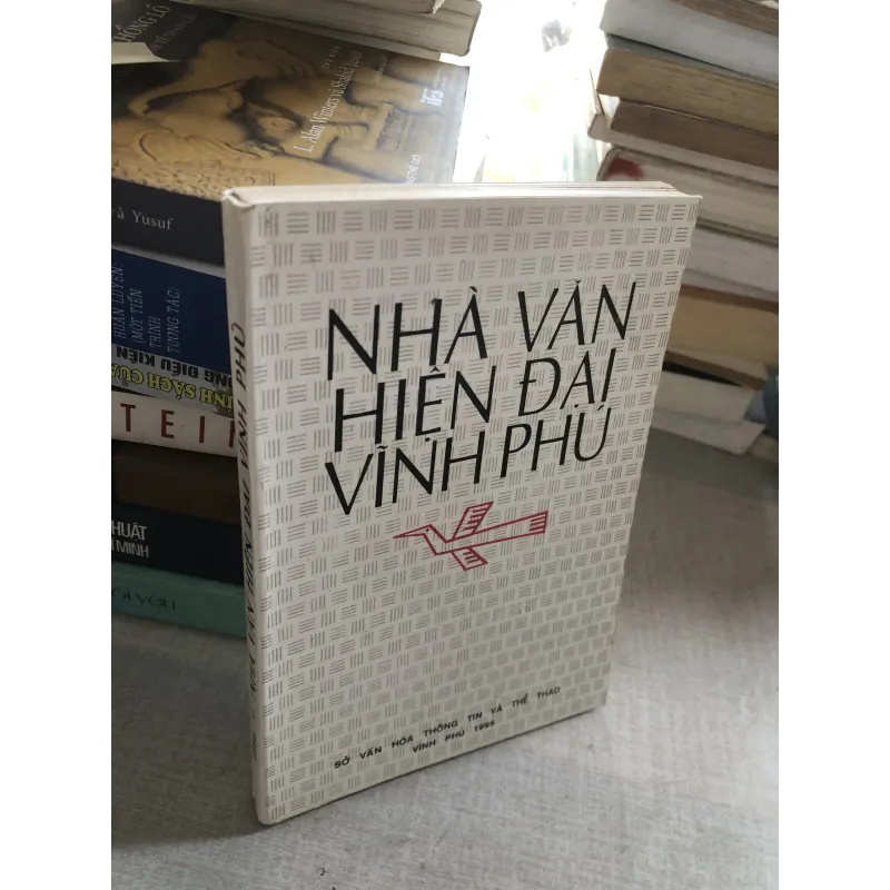 Nhà văn hiện đại Vĩnh Phú 778882