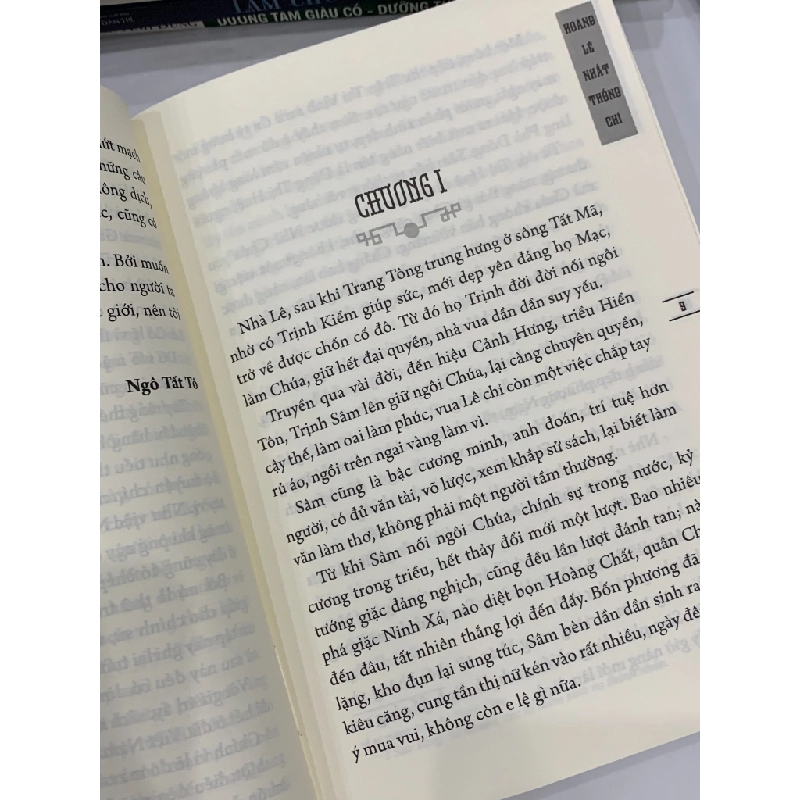 Hoàng Lê Nhất Thống Chí - Ngô Gia Văn Phái 543202