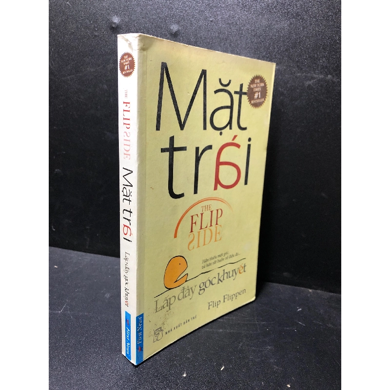 Mắt trái lấp đầy góc khuyết năm 2014 mới 80% rách gáy nhẹ bẩn HCM2211 364932