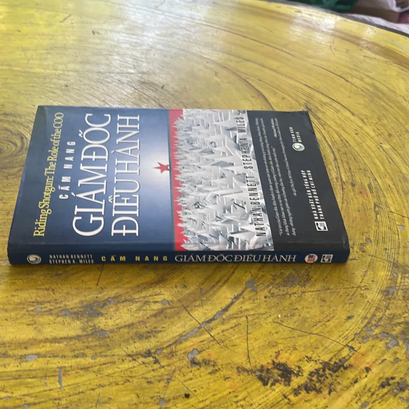 CẨM NANG GIÁM ĐỐC ĐIỀU HÀNH - nathan bennett & stephen a. miles 1002476