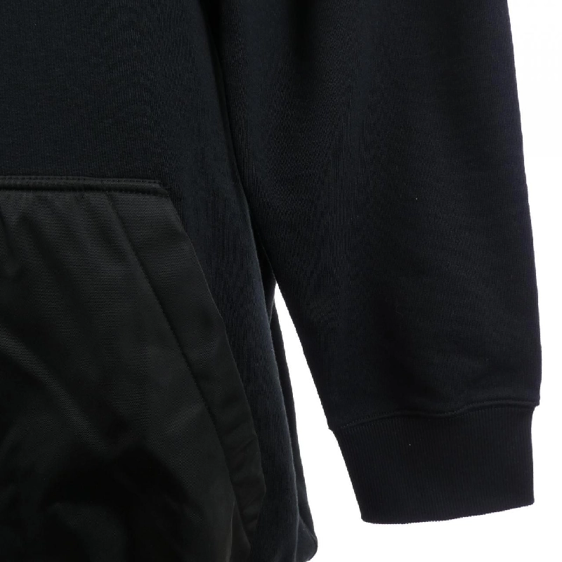 Áo khoác PRADA logo tam giác UJL45B SOOO 11CC - Hàng hiệu Chính hãng 894547