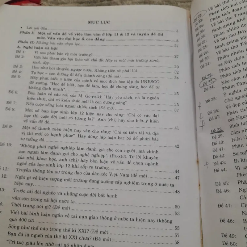 Luyện thi Tú tài, ĐH môn Văn: 125 bài văn lớp 11, 12. TS Nguyễn Xuân Lạc chủ biên 745135