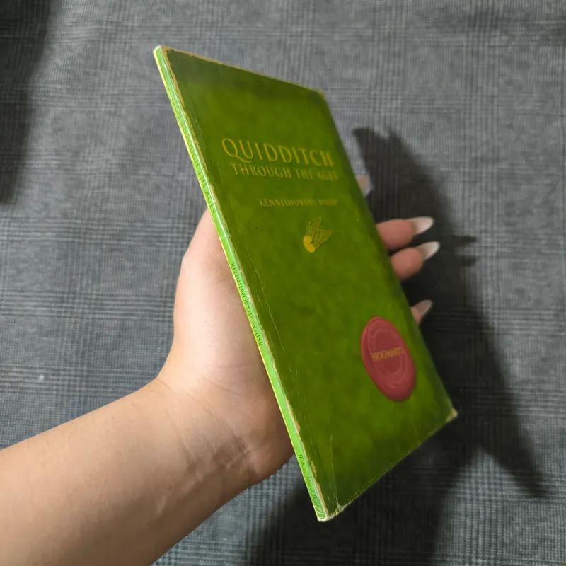 Quidditch Through The Ages - Harry Potter 786332